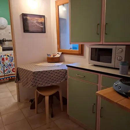 Dans La Circulade - *