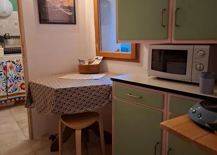 Dans La Circulade - *